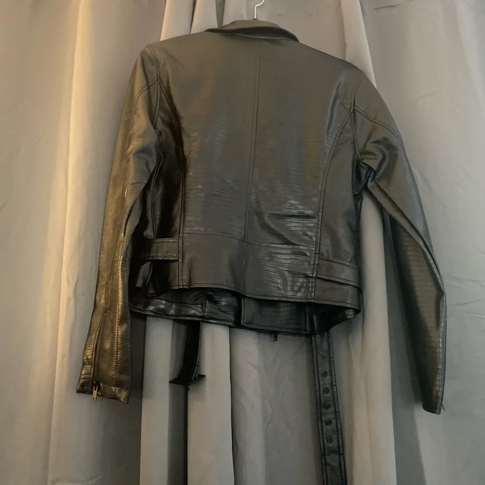 🖤 Black Faux Leather Jacket